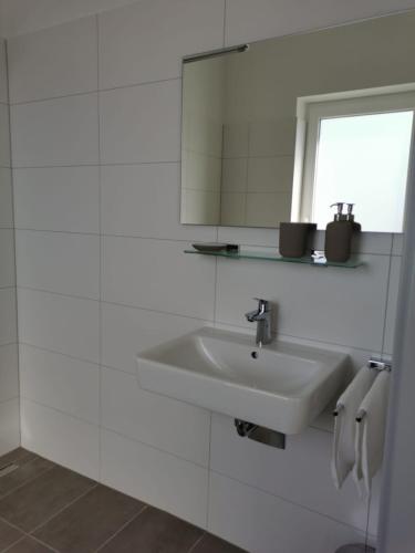Bilik mandi di Appartement's in Mayen