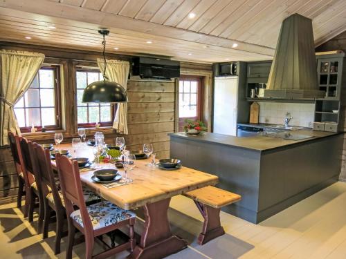 Η κουζίνα ή μικρή κουζίνα στο Holiday Home Prestebu by Interhome