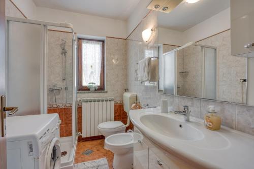 Ένα μπάνιο στο Villa Soffia with Private Pool
