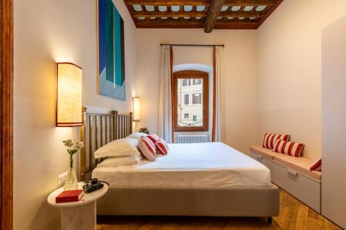 ROMAC Baullari IV Large apartment in Campo de' Fiori