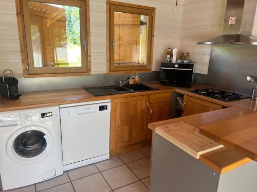 Kuchyň nebo kuchyňský kout v ubytování Chalet des Anges