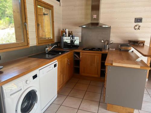 Kuchyň nebo kuchyňský kout v ubytování Chalet des Anges