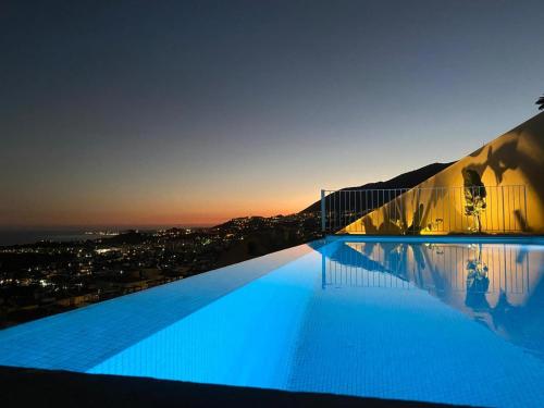 Spacious villa with great views!