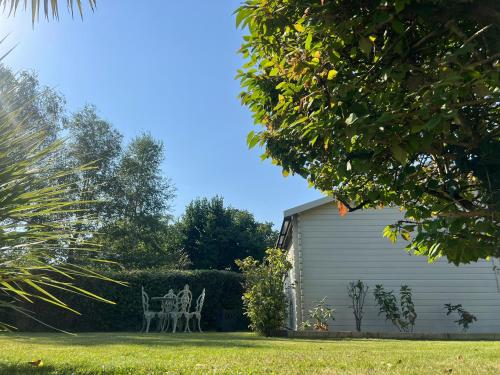 O grădină în afara Lavender Lodge