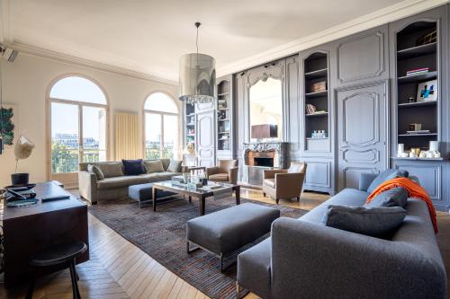 Luxury 4 Bedroom Eiffel Tower View