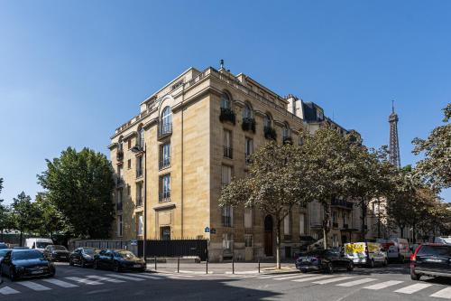 Luxury 4 Bedroom Eiffel Tower View