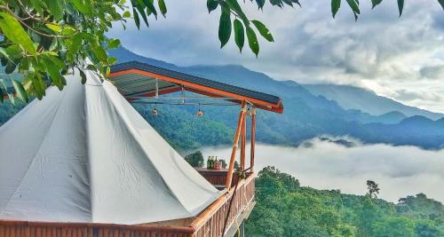 Ban Sakoenภูลังกาซีวิว的山景帐篷