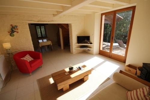 TV a/nebo společenská místnost v ubytování Comfortable One Bed Gite with Hot Tub