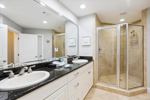 Koupelna v ubytování 3 Surfwatch Way- Private Pool & Hot Tub, Short Walk To Beach, FREE Activities Included