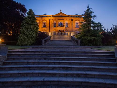 The building where the vacation home is located 