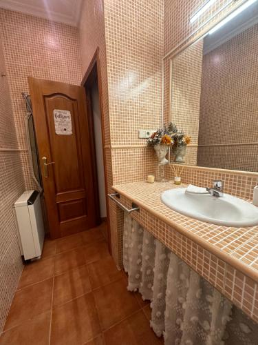 Habitación privada con balcones, centro Madrid, Malasaña
