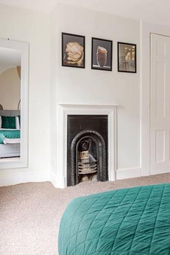 Katil atau katil-katil dalam bilik di 2Bed by Jubilee Square Maidstone