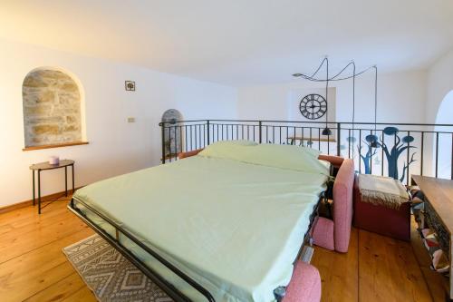 Postel nebo postele na pokoji v ubytování Emerald River Apartment