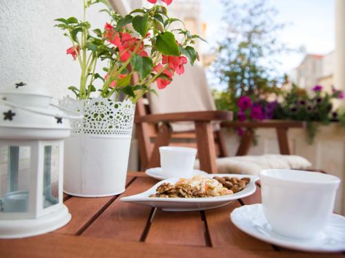 Apartment Larissa - Studio Apartment with Terrace and Partial Sea View