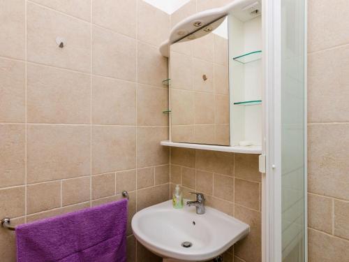 Apartment Alba- Duplex Two Bedroom Apartment with Shared Pool and Sea View