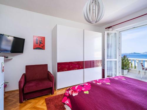 Apartments & Rooms Mara & Petrunjela - Studio Apartment with Balcony and Sea View