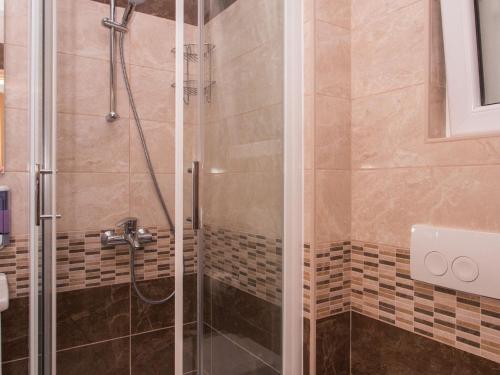 Apartments Villa Ari - Superior Three Bedroom Apartment with Balcony and Sea View First Floor