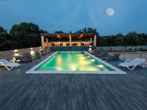 3 bedroom apartment with terrace