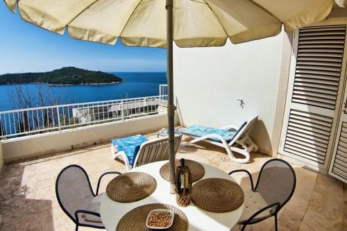 Apartments Sipa - Comfort Two Bedroom Apartment with Balcony and Sea View Apartman B