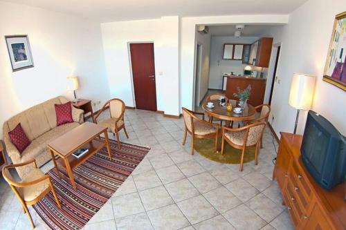 Apartments Sipa - Comfort Two Bedroom Apartment with Balcony and Sea View Apartman B