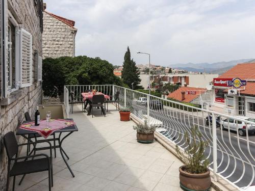 Apartments Sisic - Two Bedroom Apartment with Terrace
