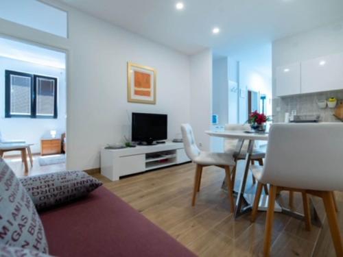 2 bedroom apartment with terrace