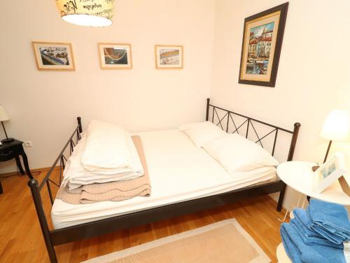 Apartments Trstenica-Standard One Bedroom Apartment with Balcony D