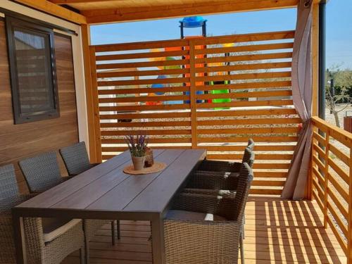 Mobile Homes Karlo & Dino - Two Bedroom Mobile Home with Terrace