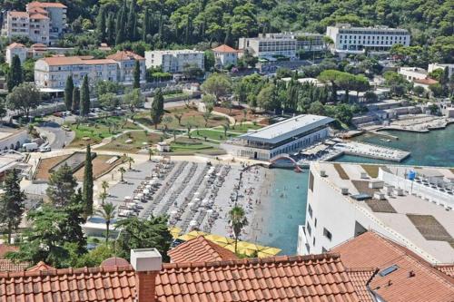 Green Hills Apartment - One Bedroom Apartment with Balcony and Sea View