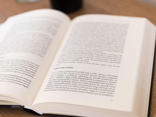 Green Hills Apartment - One Bedroom Apartment with Balcony and Sea View