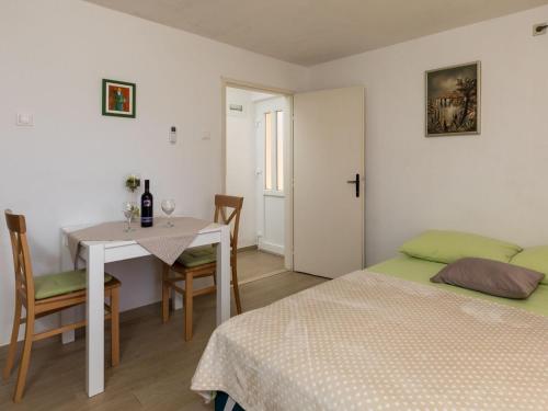 Apartment Meet & Greet- Studio Apartment with Terrace and Sea View