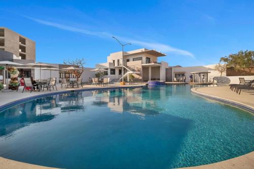 Bazén v ubytování Stunning Views of Cabo San Lucas Bay 2BD-2BA nebo v jeho okolí
