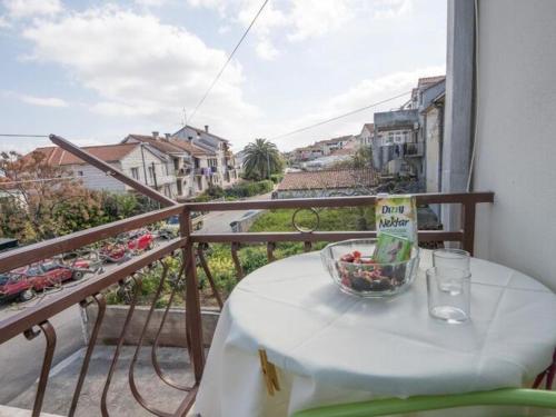 Apartment Ksenija - Two Bedroom Apartment with Three Balconies and Sea View ST