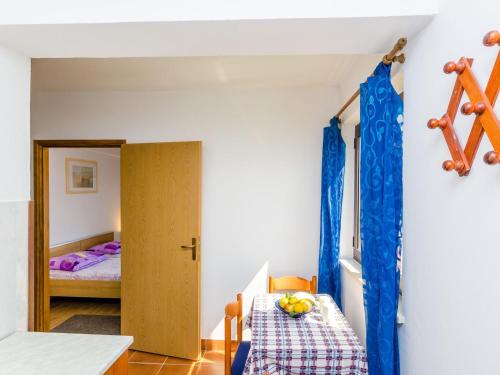 Apartments & Rooms Mihajica- Comfort Studio Apartment with Balcony and Sea View
