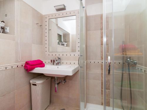 Apartments Carmen & Tosca - Two-Bedroom Apartment with Terrace