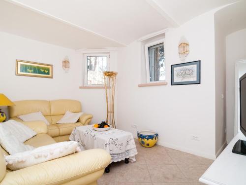 Apartments Carmen & Tosca - Two-Bedroom Apartment with Terrace
