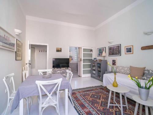 Apartment Ranieri - One Bedroom Apartment with City View