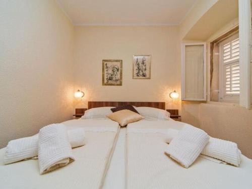 Apartment Maru - Two Bedroom Apartment with City View A4