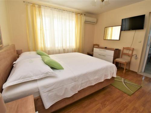 Guest House Kanjuo - Studio Apartment with Terrace and Garden View