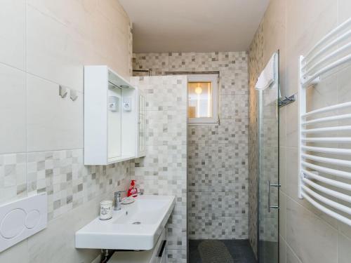 1 bedroom apartment with balcony
