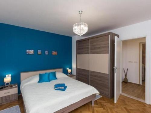 Apartment Hitri - One Bedroom Apartment with Terrace and Garden View