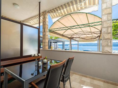 Apartments Tomas- Standard One Bedroom Apartment with Balcony A2