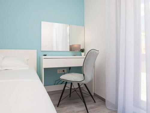 Apartments Dva Galeba - Standard One Bedroom Apartment with Terrace 101