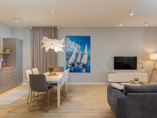 Apartments aMare - Three Bedroom Apartment with Terrace and Jacuzzi
