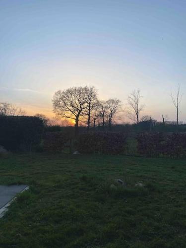 Photo de la galerie de l'établissement Countryside cottage with big garden & free parking, à Saint-Léger-Magnazeix