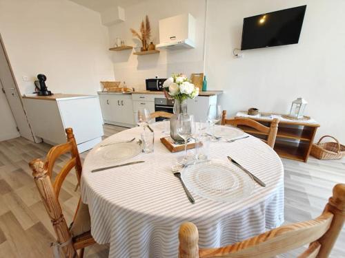 Photo de la galerie de l'établissement Le Duplex du Centre - Idéal pour un séjour détente !, à Saint-Savinien