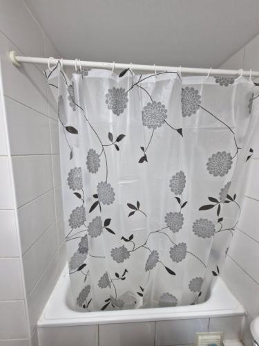 Koupelna v ubytování Excelente Precio ,ubicación ,Santiago centro 2