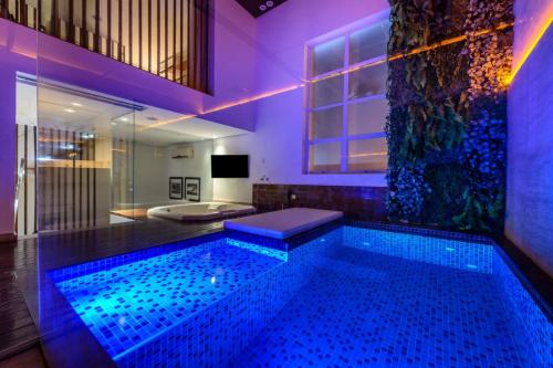 La alberca dentro o cerca de Apple Motel ( Adults Only )