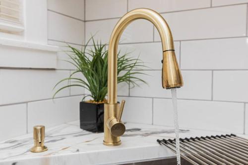 Gambar di galeri bagi Step into Style Charming RVA Getaway! di Richmond