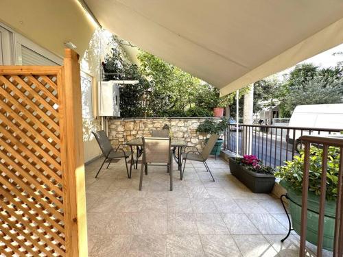 Tide and Tonic spacious 1bd apartment with extra Loft Style Sleeping Area, Paleo Faliro
